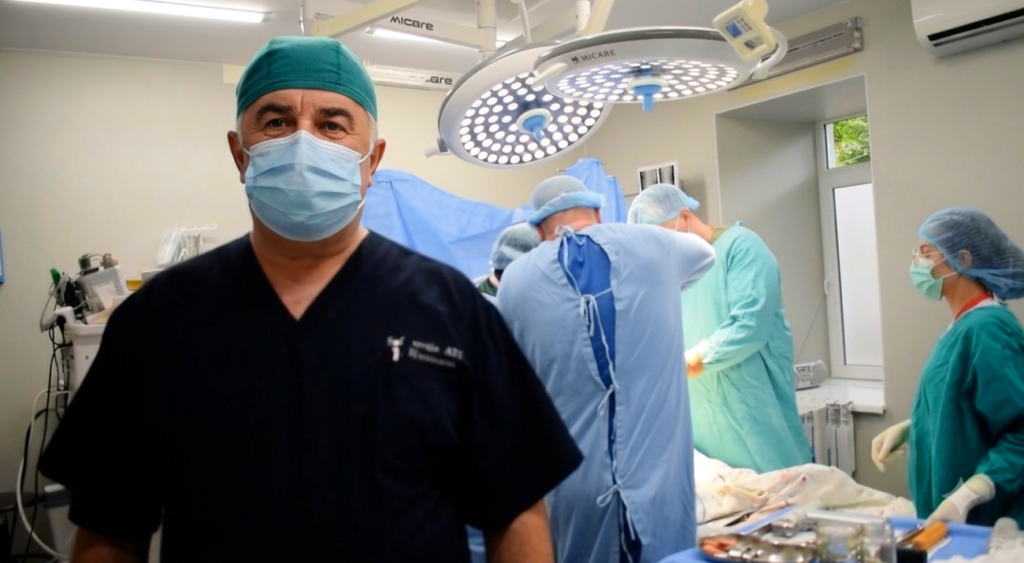 Aureliu Munteanu – șeful Secției Anestezie și Terapie Intensivă, medicul care veghează de trei decenii asupra fiecărei secunde a vieții