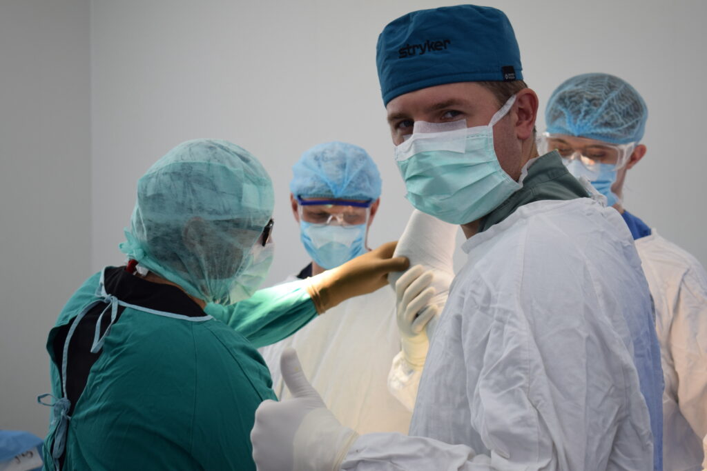 Displazia de șold poate fi tratată. Când se recomandă protezarea articulației, explică medicul ortoped-traumatolog Serghei Vladov