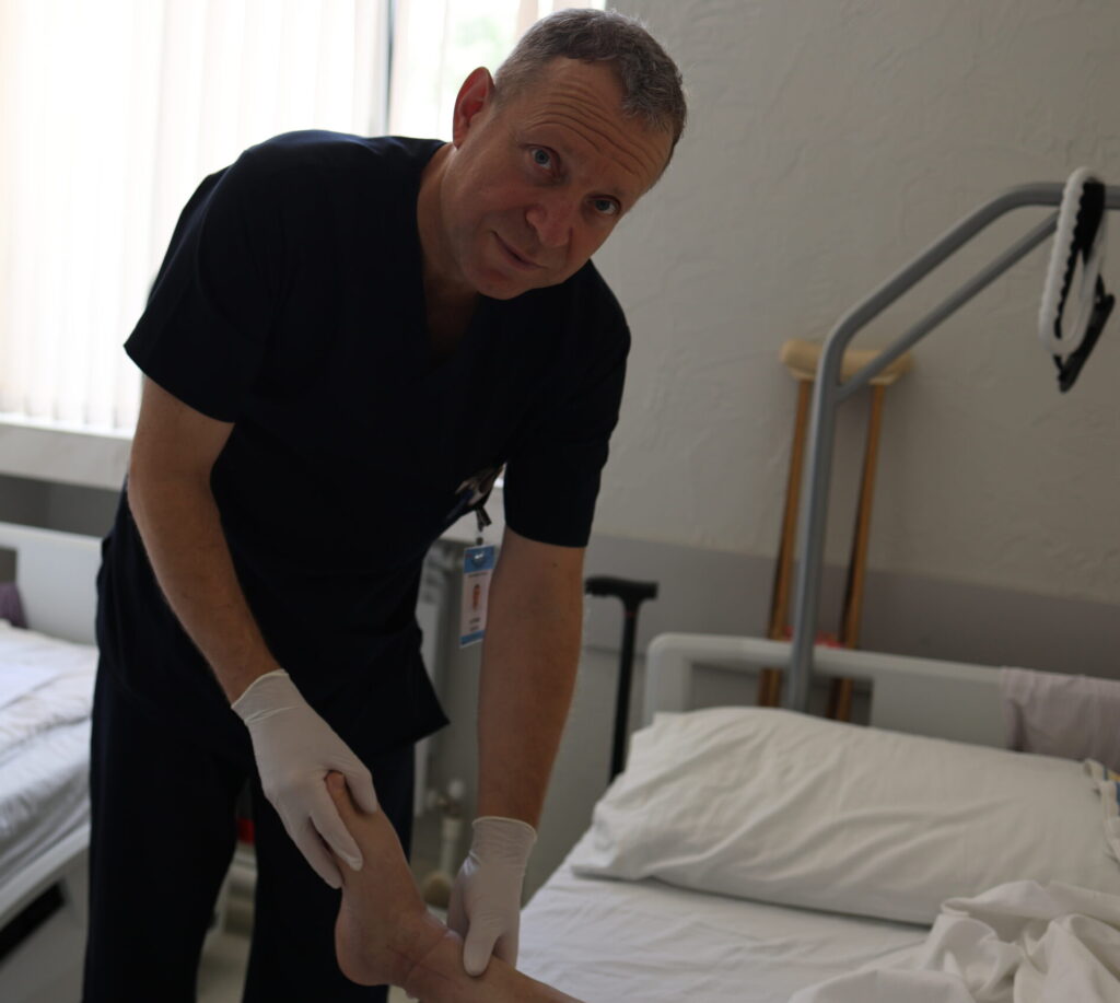 În fiecare scrisoare de recunoștință se află povestea unui pacient recuperat